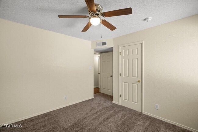 Building Photo - 4089 Tierra Bronce Dr