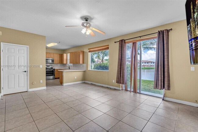 Building Photo - 5149 SW 137th Ave