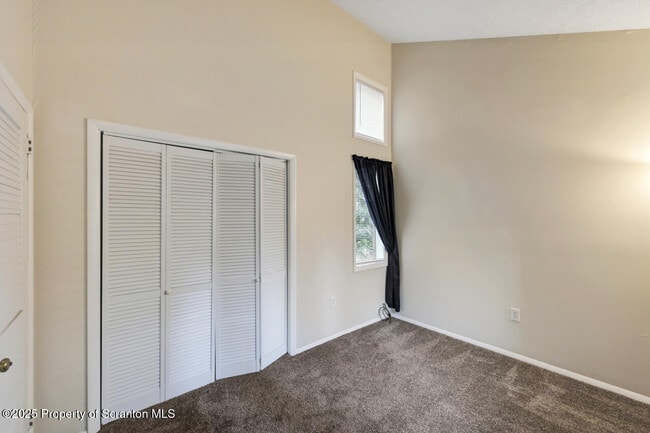 Building Photo - 300 Lake Rd