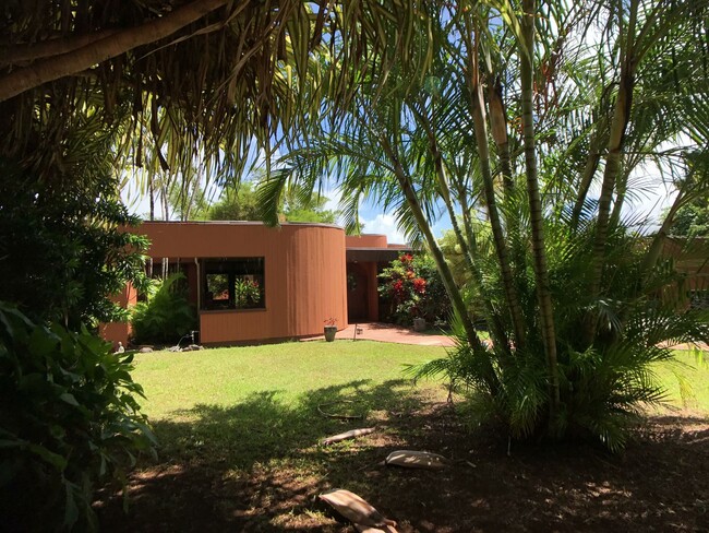 Primary Photo - A Modernist Tropical Haven on Maui’s North...