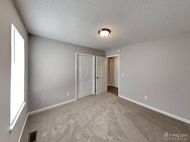 Building Photo - 12 Penhurst Ct