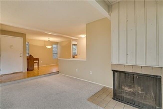 Building Photo - Freshly Updated 3BR Condo w/ Cozy Fireplace, Deck & 2 Parking