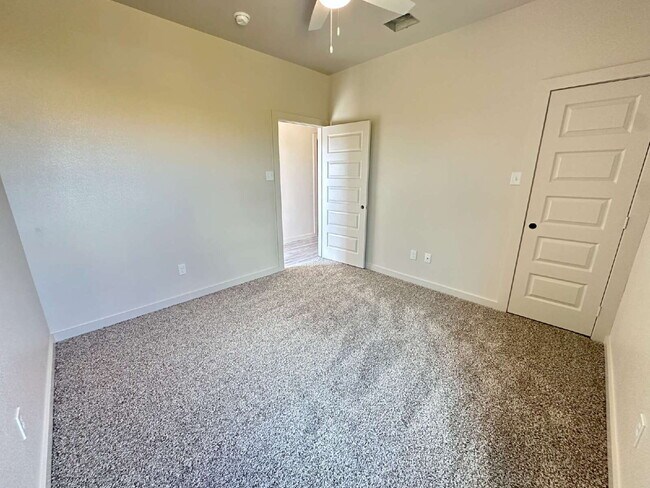 Building Photo - Brand new townhomes in Frenship East!