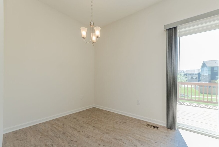 Building Photo - 172 Drexel Ct