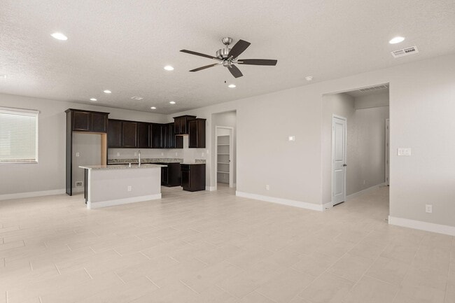 Building Photo - 4022 Silver Springs Road NE