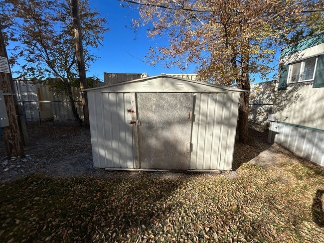 Building Photo - 2 Bedroom 1 Bath Updated Mobile Home in A & J Mobile Home Park