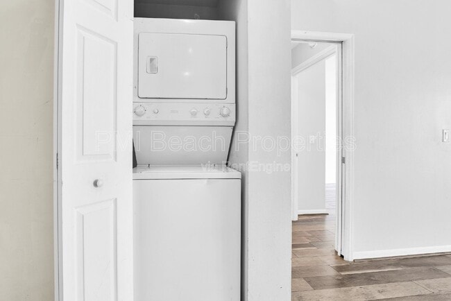 Building Photo - 233 S Federal Hwy