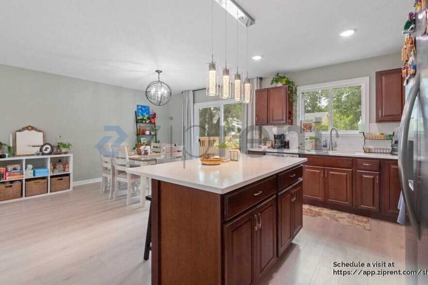 Building Photo - 5323 P St