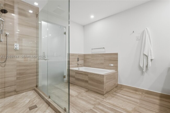 Building Photo - 360 Ocean Dr