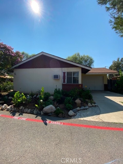 Primary Photo - 6288 Jones Ave
