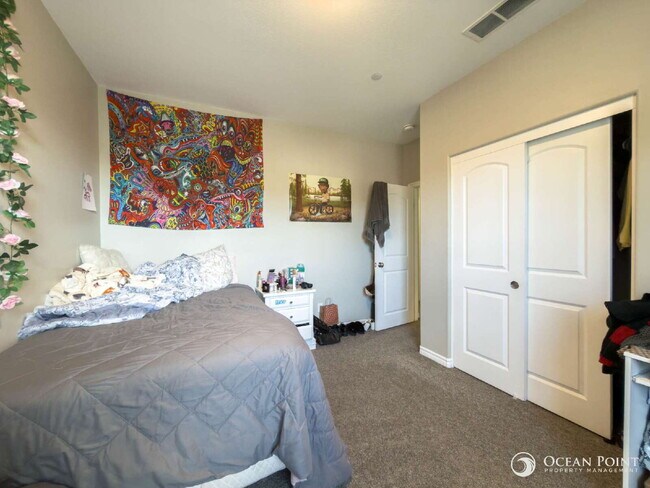 Building Photo - 3 Bedroom Condo for Rent in Ventura!