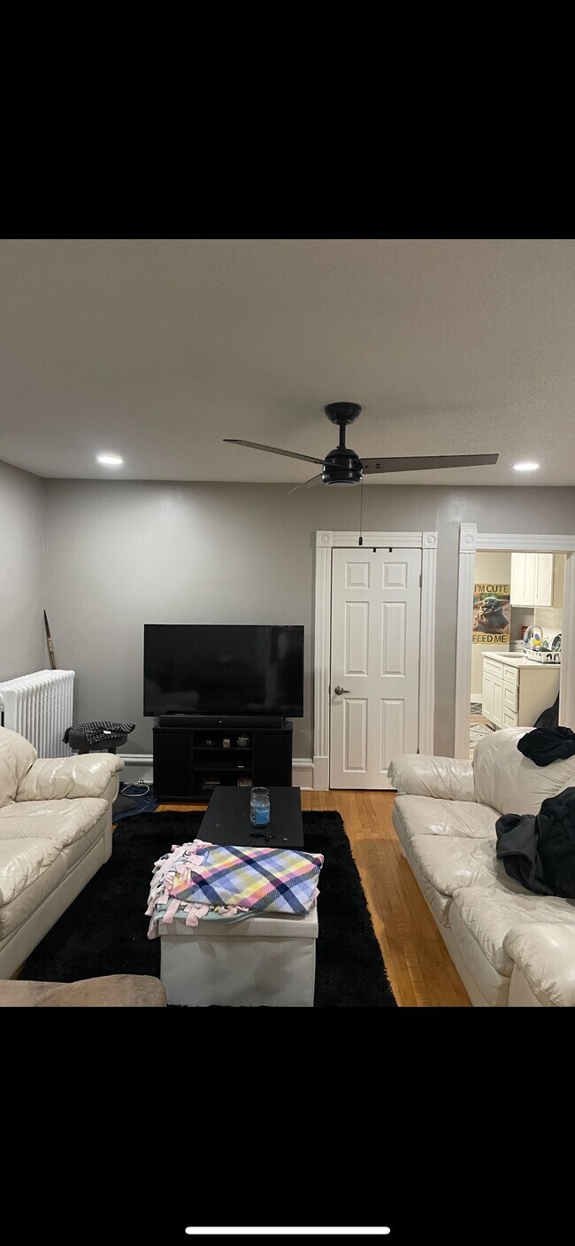 Building Photo - 2738 Emerson Ave S