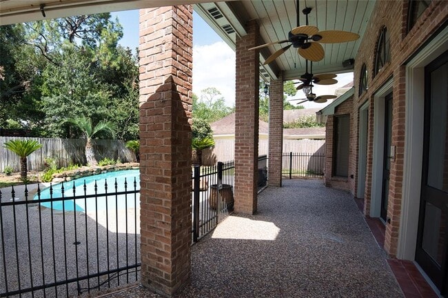 Building Photo - 15834 S Barkers Landing Rd