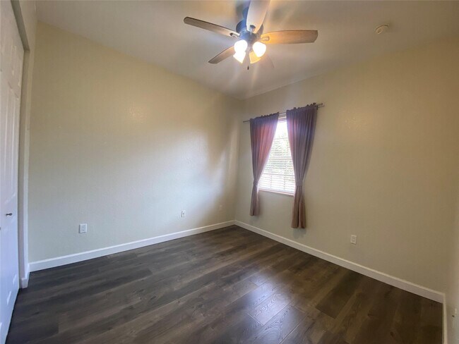 Building Photo - 8203 NW 128th Ln