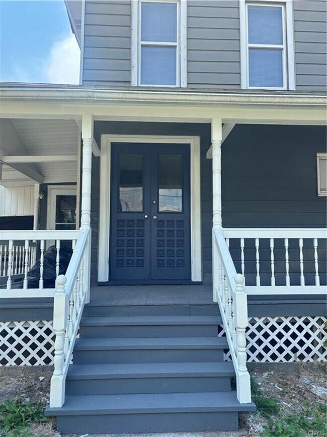 Building Photo - 221 Turin St