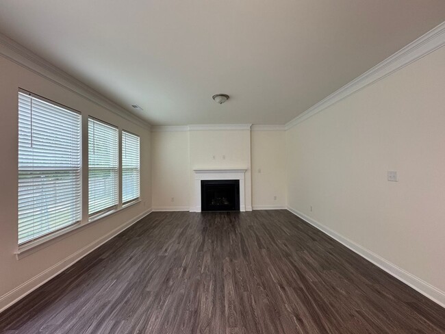Building Photo - 5 Bedroom Home in Franklinton
