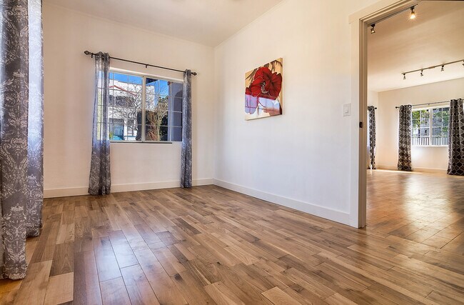 Building Photo - The Fairmount Four