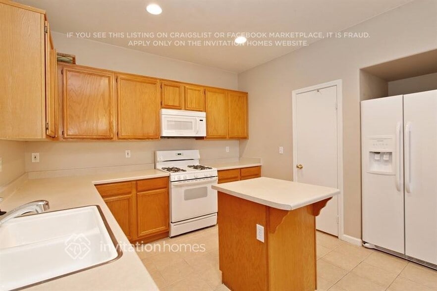 Building Photo - 6713 Petrified Forest St