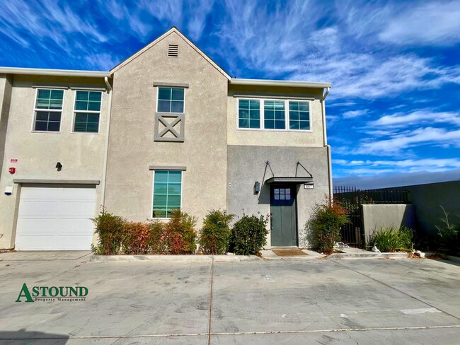 Building Photo - 467 E Santa Fe Ave