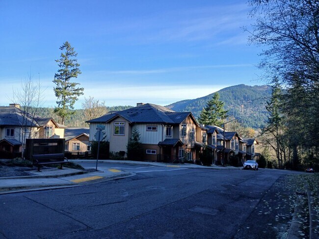Building Photo - Issaquah 1bed Condo