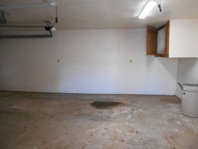 Building Photo - 3/2/2 close to Texas Tech!