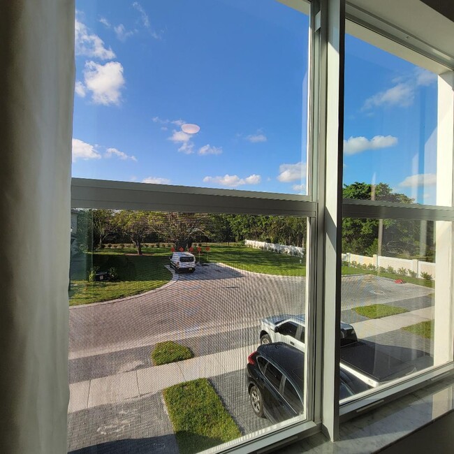 Building Photo - 8978 Zevon Ct