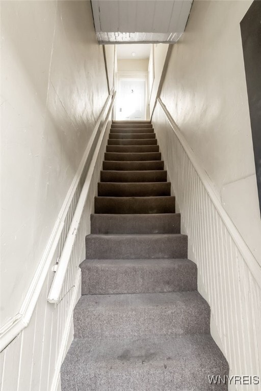 Building Photo - 102 Main St