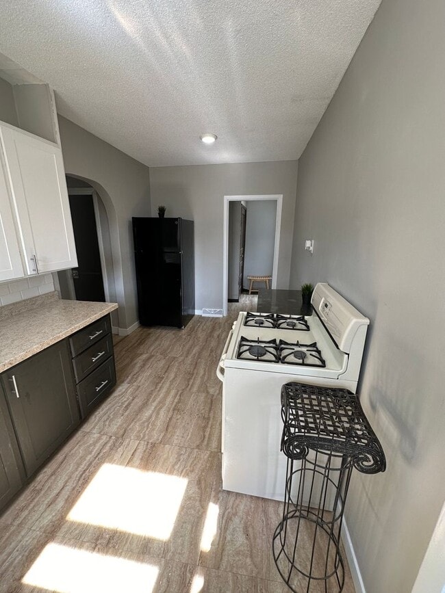 Building Photo - 3 Bedroom, 1 Bathroom Home for Rent in Evansdale, Ia