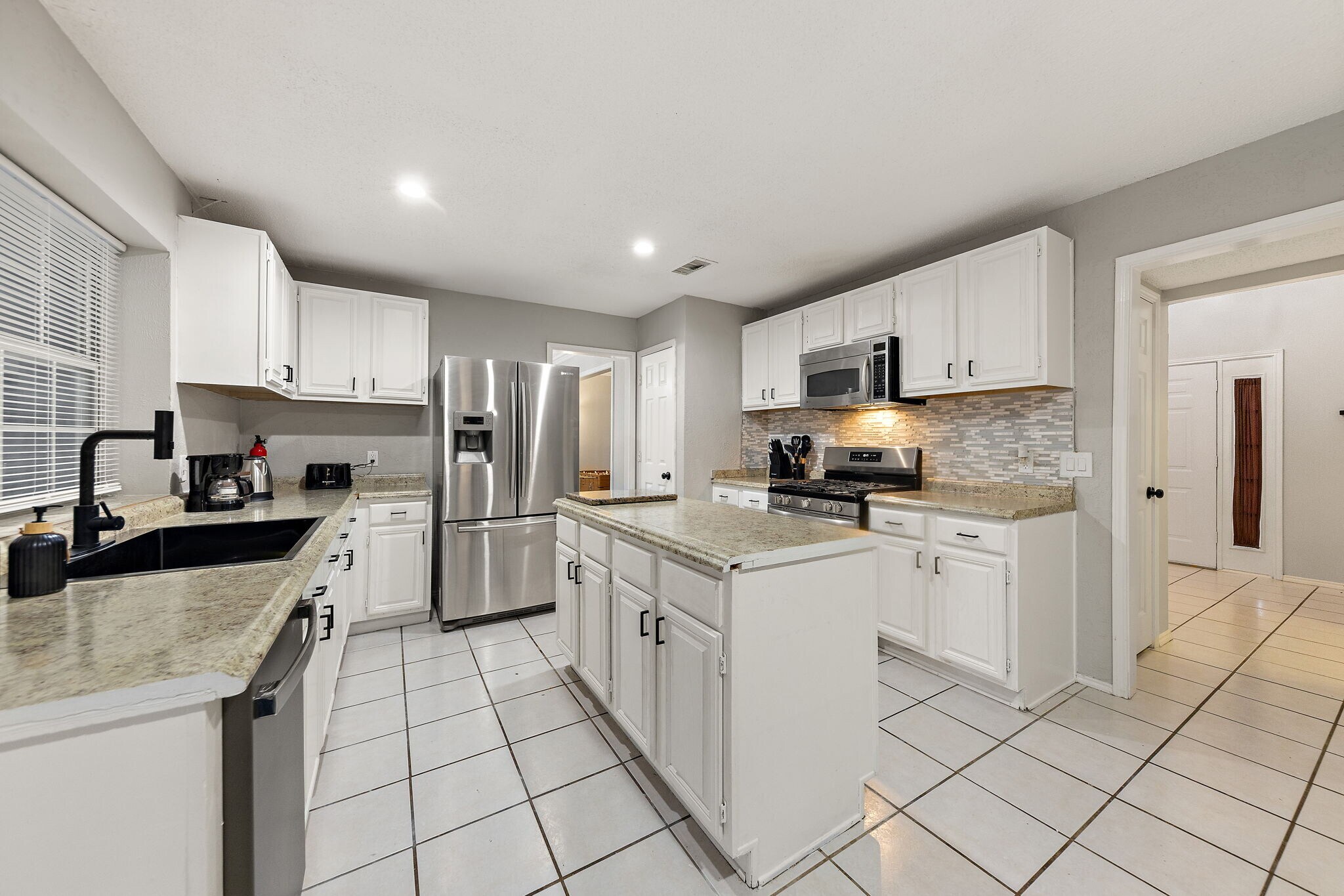 Building Photo - 509 Newberry St