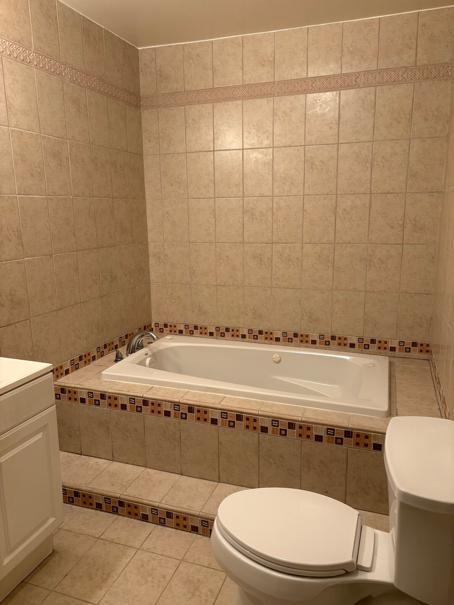 Building Photo - 4733 Levelside Ave