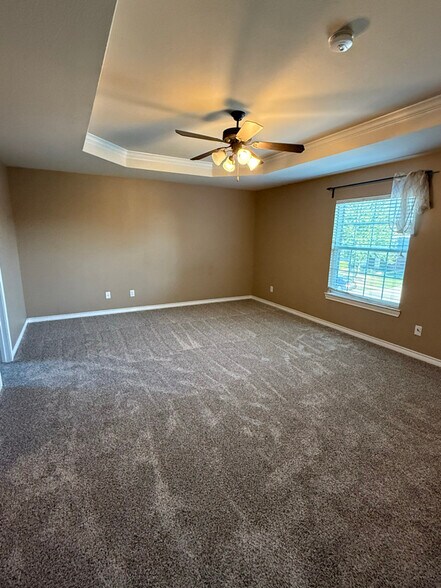 Building Photo - 2833 Shoreline Way