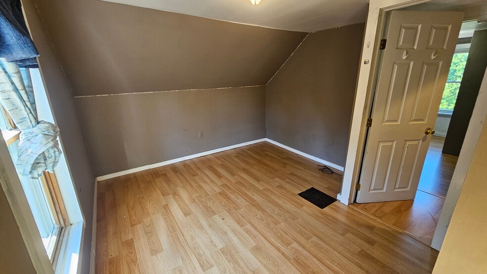 Building Photo - 35 Jackson St