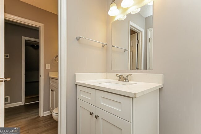 Building Photo - 941 Hickory View Ct NW