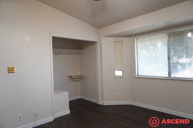 Building Photo - 4600 Beechwood St