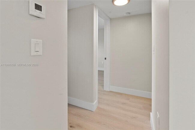 Building Photo - 1101 NE 80th St