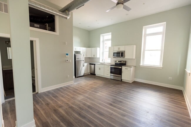 Building Photo - 4629 E Thompson St