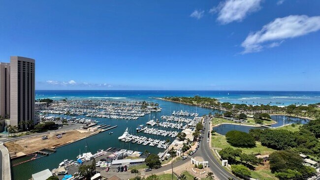 Building Photo - 1600 Ala Moana Blvd