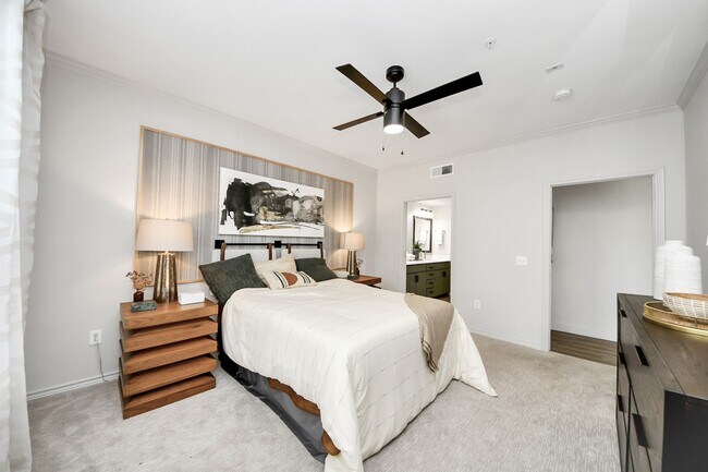 Building Photo - 3003 Memorial Ct
