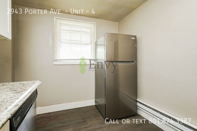 Building Photo - 2943 Porter Ave