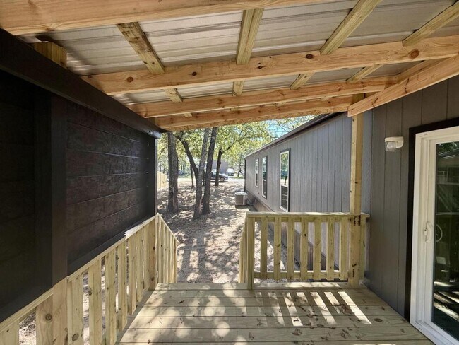 Building Photo - 1808 Sheila Dr