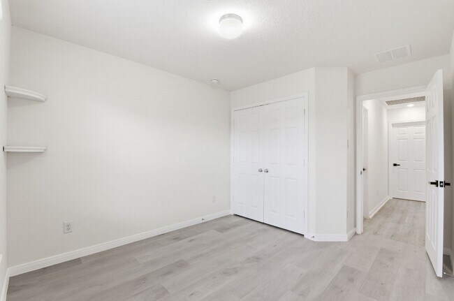 Building Photo - 10433 Russell Pines Dr