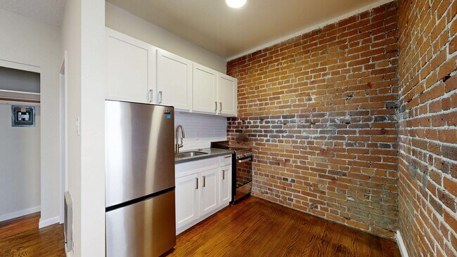 Building Photo - 145 Fell St