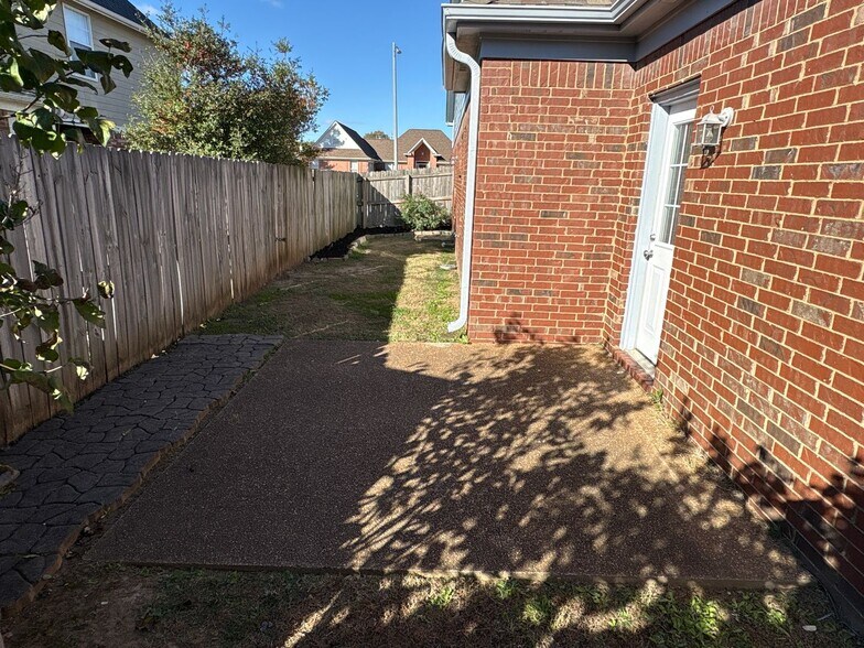 Building Photo - Welcome to 9133 Chimney Rock Blvd!