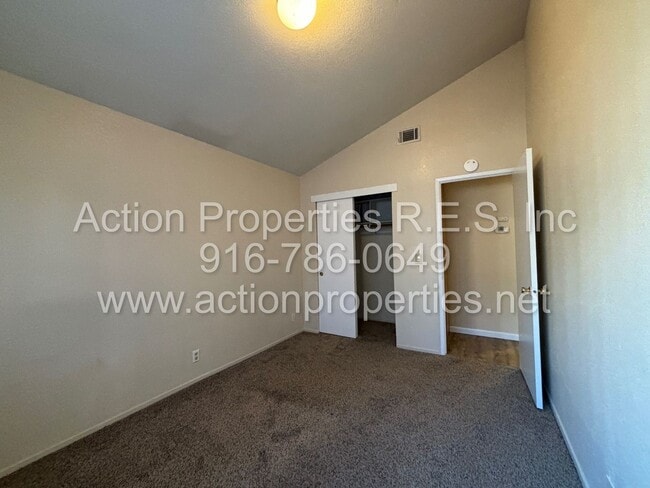 Building Photo - Cozy 3 Bed, 2 Bath - Single Story - New Pa...