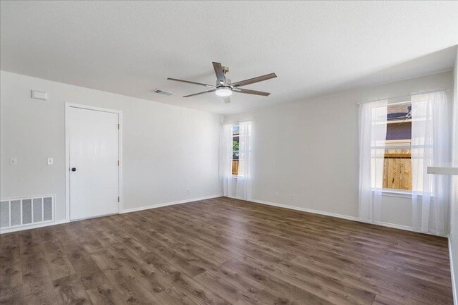 Building Photo - 304 Watergate Way