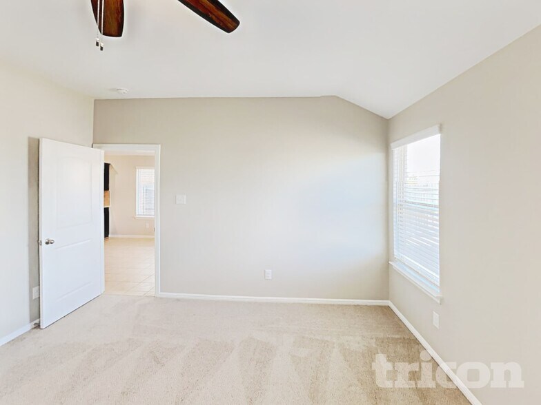 Building Photo - 304 Foxhunter St