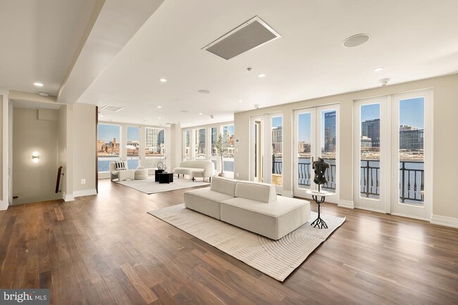 Building Photo - 622 Ponte Villas N