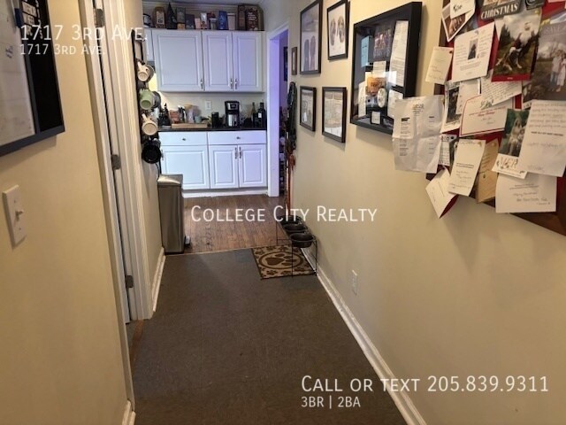 Building Photo - 1717 3rd Ave