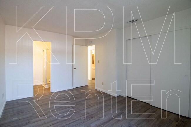 Building Photo - 8413 Neubourg Dr
