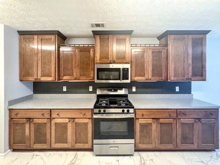 Building Photo - 2045 Parador Bend